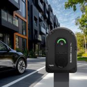 Borne de recharge adaptée aux copropriétés : Schneider Charge Pro